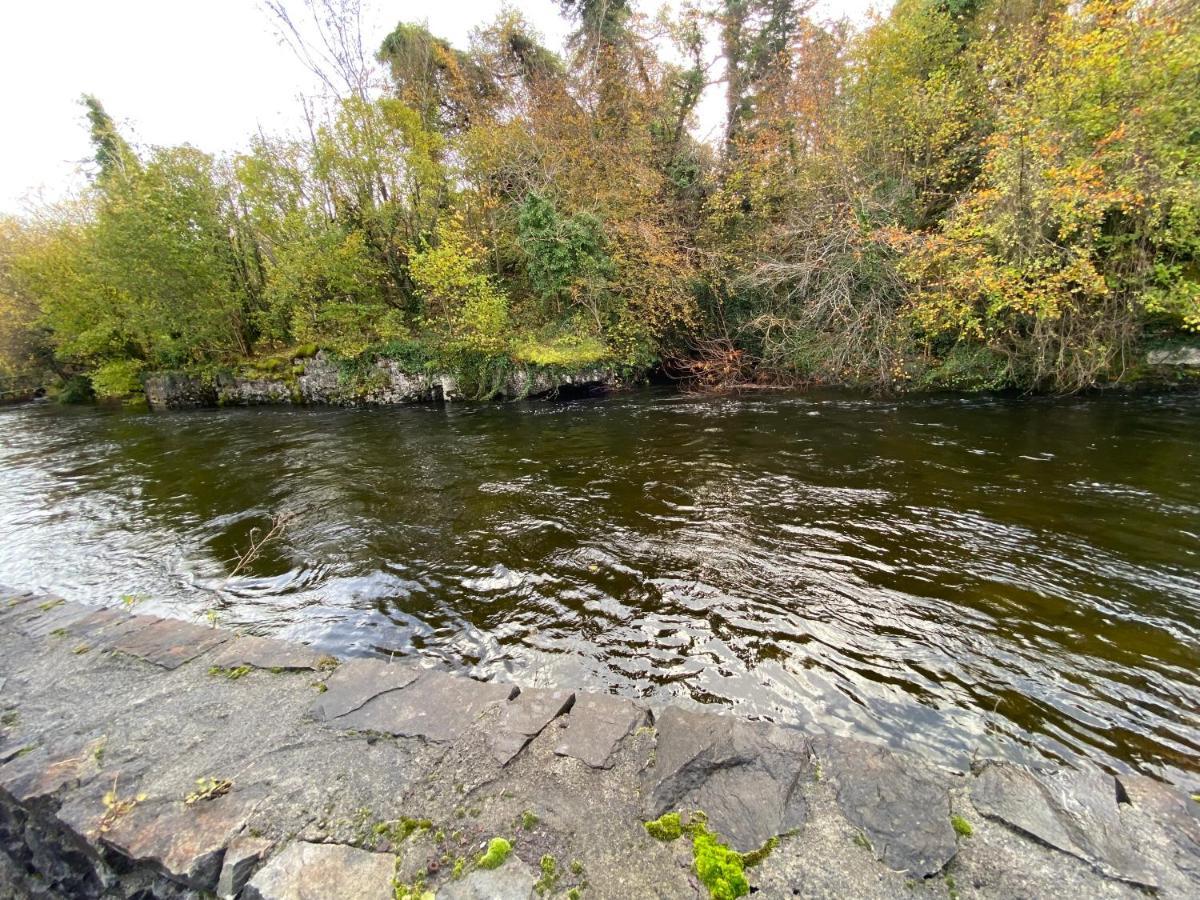 Salmon Weir Lodge Cong Luaran gambar